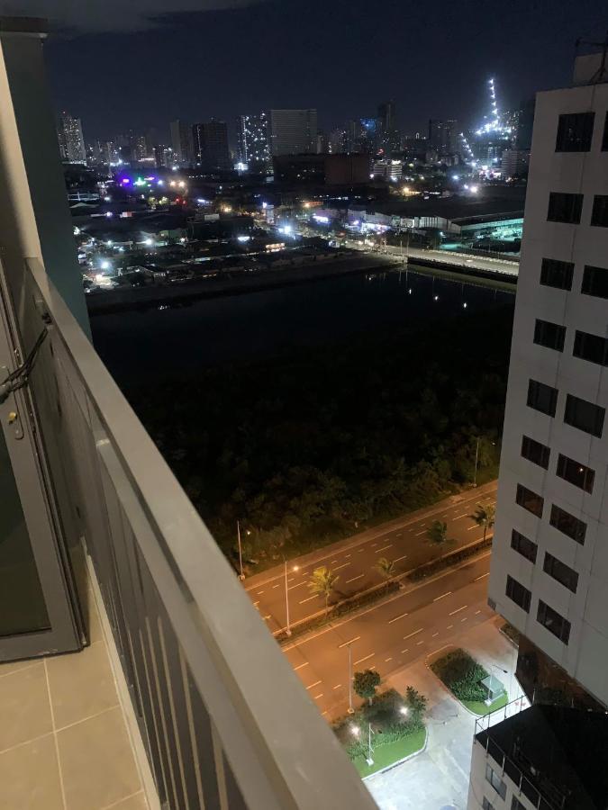 Staycation Shore 2 Moa Pasay Манила Екстериор снимка